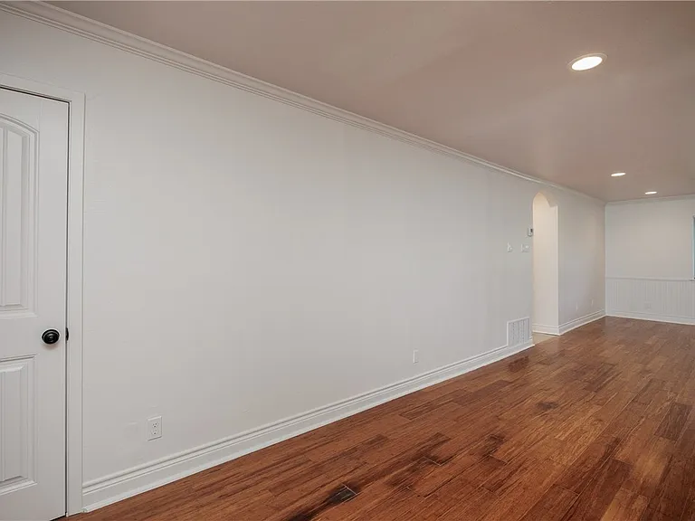 830 Crestview Dr — Photo 19