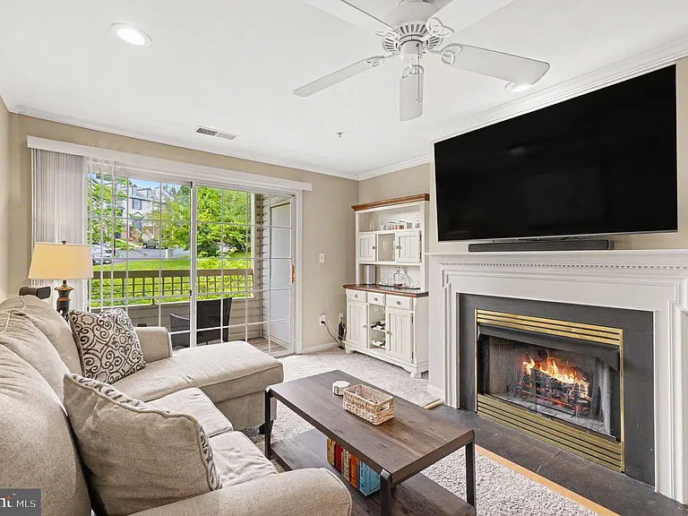 300 Tall Pines Ct #G-7 — Photo 2
