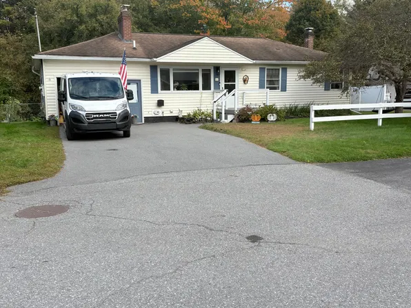 26 Sunset Dr, Essex Jct, VT 05452