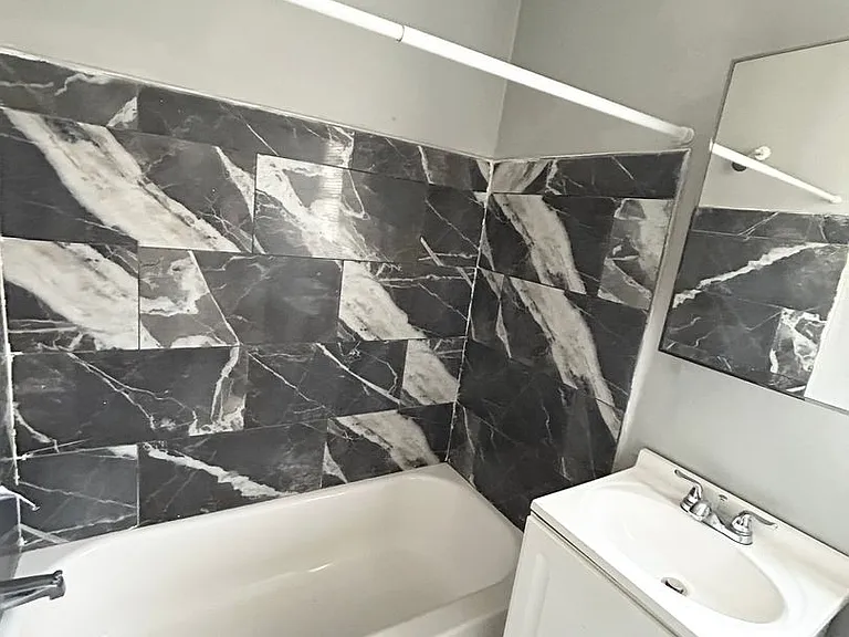 430 N Charles St #9 — Photo 9