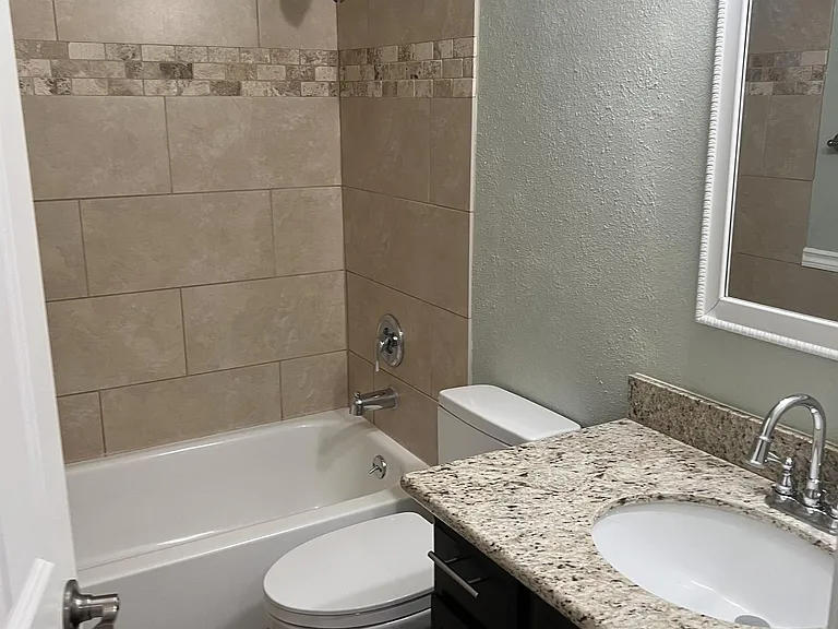 Hall Bath Upstairs