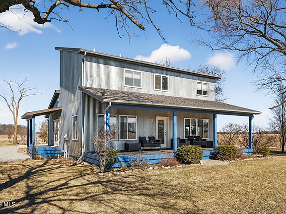 3rd image of 21490 Portage Rd