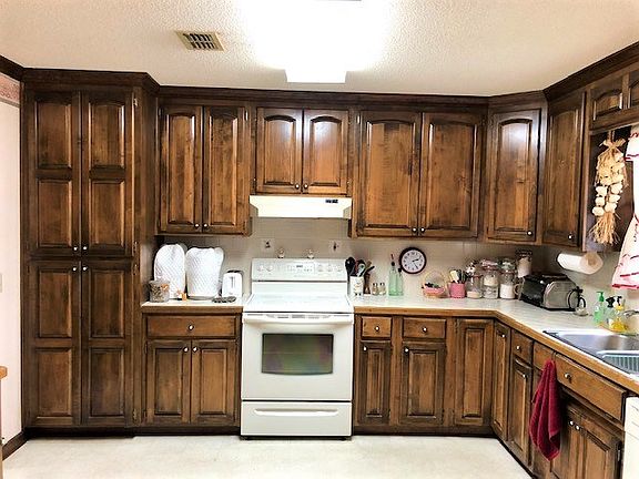 5th image of 1218 Karen Ln