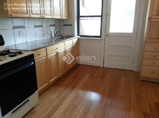 1913 W Irving Park Rd #2, Chicago, IL 60613