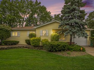 338 28th St N, Springfield, MI 49037