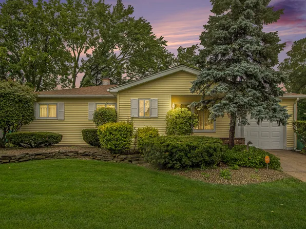 338 28th St N, Springfield, MI 49037
