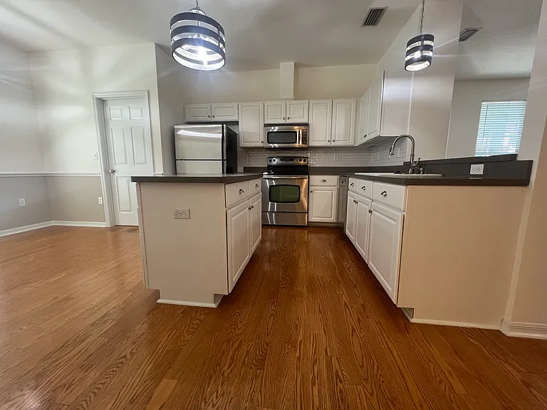 11583 NW 17th Pl — Photo 6