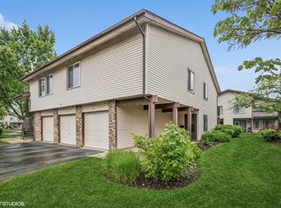 1340 Kingsbury Dr UNIT 2, Hanover Park, IL 60133