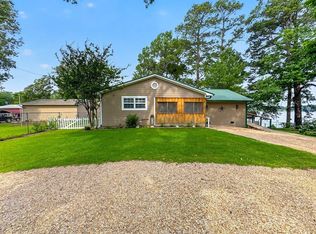 208 Southshore Dr, Lone Star, TX 75668