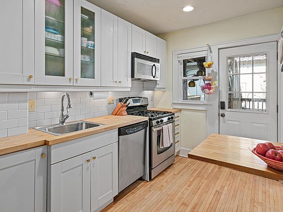 4th image of 3112 Bryant Ave S APT 3