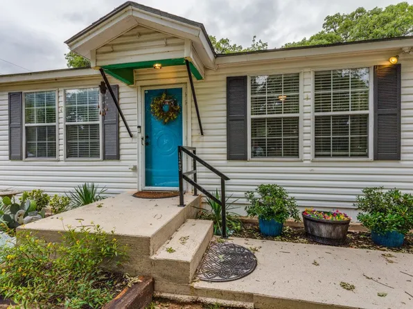 12490 Deeds Ct, Azle, TX 76020