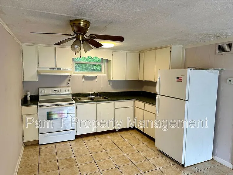 75 Rommel Ave #B — Photo 3