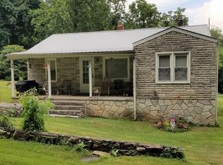 183 Cove St, Saltville, VA 24370