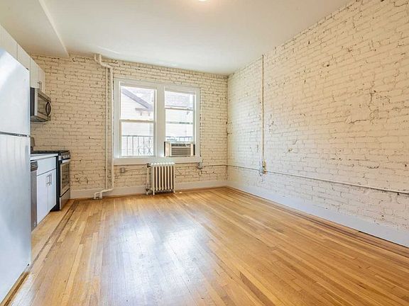 3rd image of 125 Magnolia Ave #107