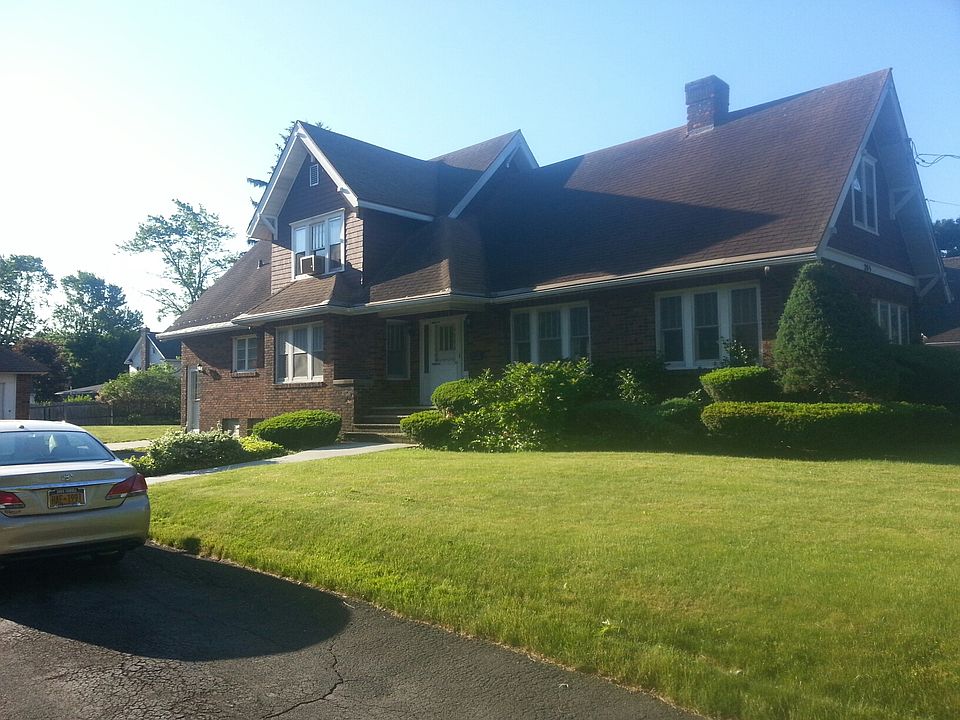 1st image of 205 Parsons Dr