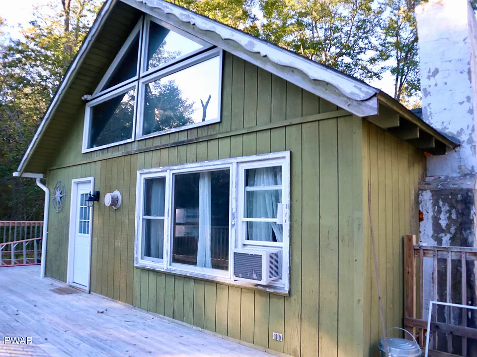 1095 Westside Dr