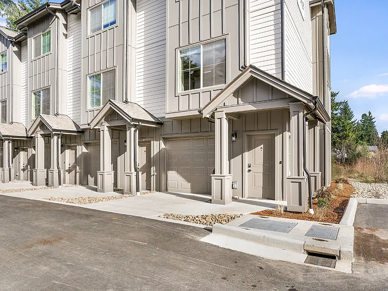 The Vicara Apartments & Townhomes — Photo 4