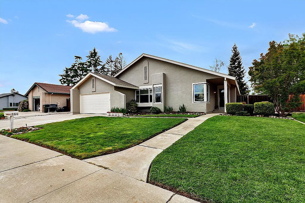 356 Quartz Cir photo 1
