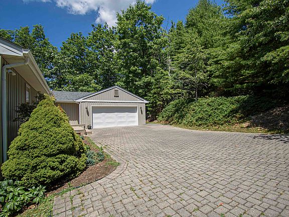 3rd image of 3755 Evergreen Trl