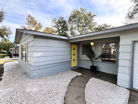 5th image of 225 Lakewood Dr