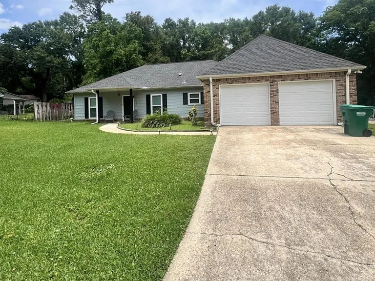 11258 Laura Ln — Photo 1