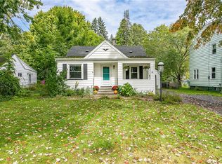 18 Chestnut Ridge Rd, Rochester, NY 14624