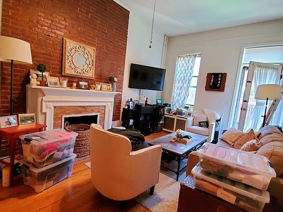 2nd image of 28 W 75th St APT 4B