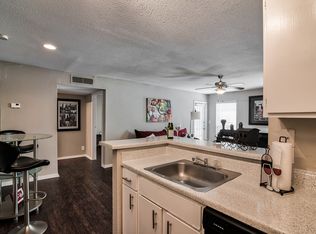 210 Wells Fargo Dr APT 405, Houston, TX 77090