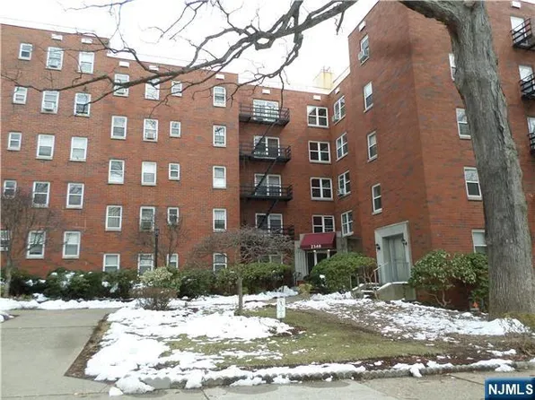 2340 Linwood Ave APT 3B, Fort Lee, NJ 07024