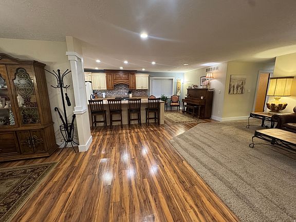 5th image of 655 N 8 E