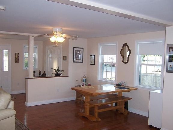 5th image of 14 Essex St