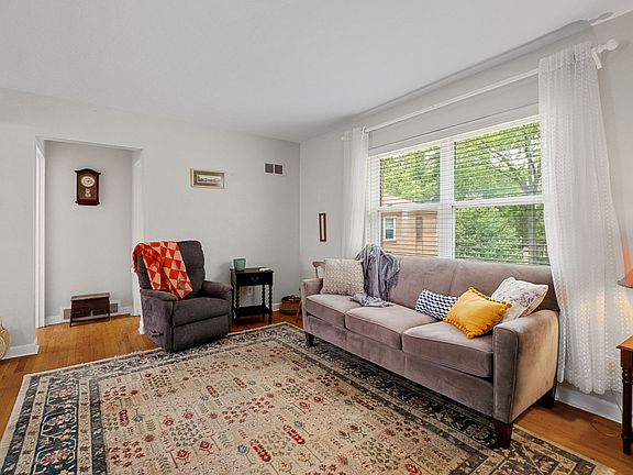5th image of 5854 Sunshine Dr #2