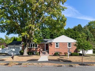 34 Sycamore Rd, Wakefield, MA 01880