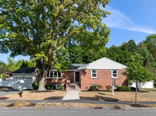 34 Sycamore Rd, Wakefield, MA 01880