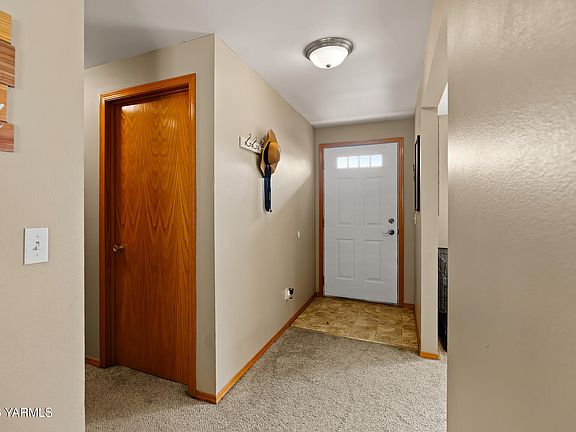 5th image of 7601 Glacier Way