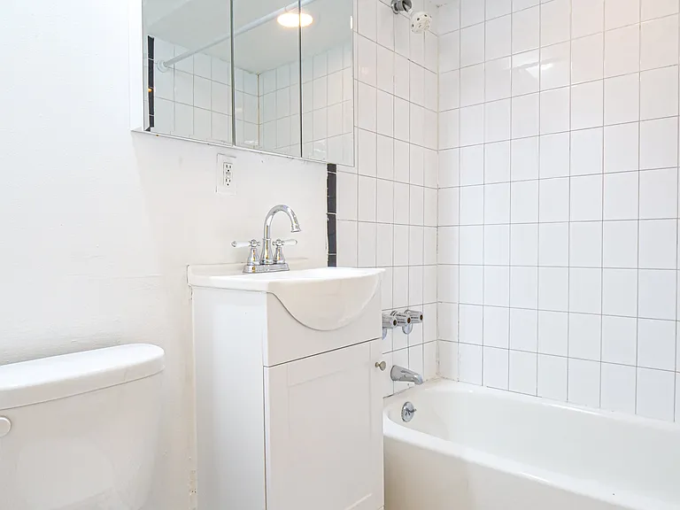 677 Classon Ave #2LR — Photo 7