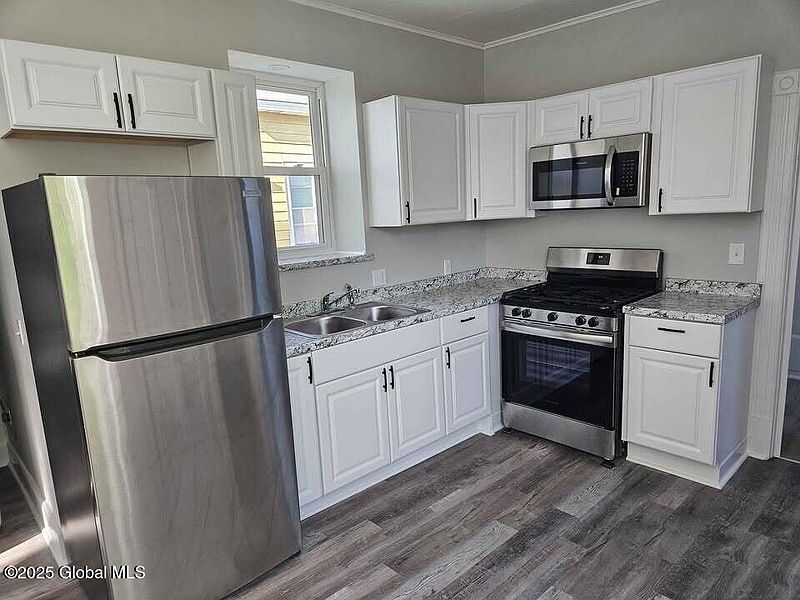 2nd image of 235 5th Avenue