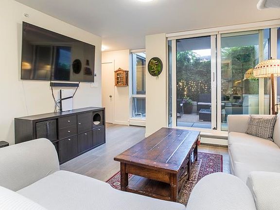 2nd image of 189 Keefer St #208