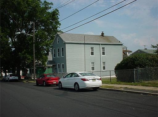 2nd image of 333 Grove St
