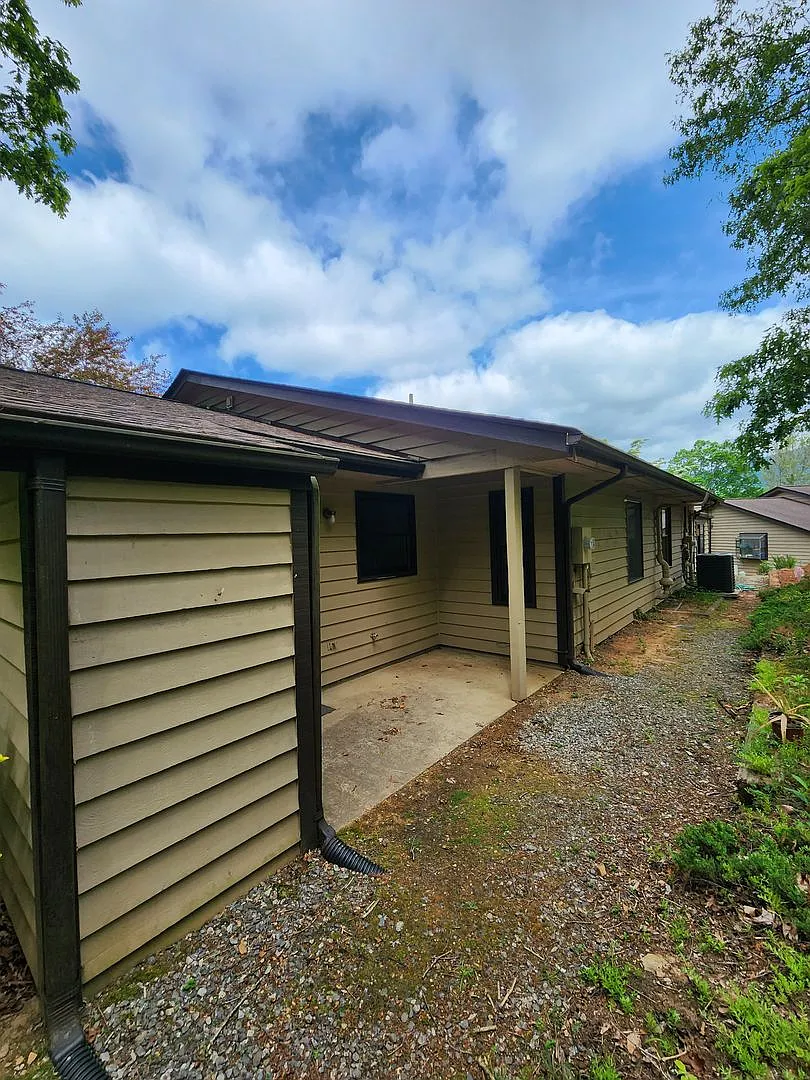 Black Mountain Rentals-The Woodlands Development — Photo 4