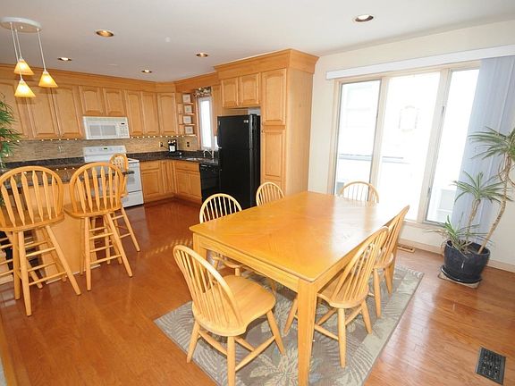 2nd image of 17 62nd St N #Sea
