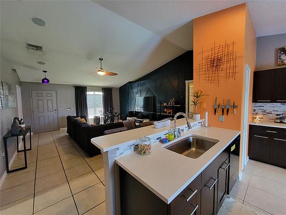 5th image of 699 Cotulla Dr
