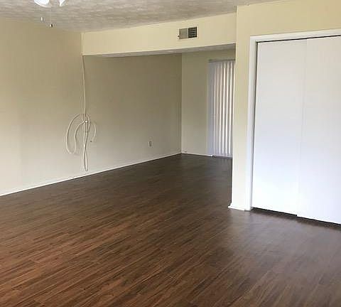 2nd image of 2048 Pecan Ct