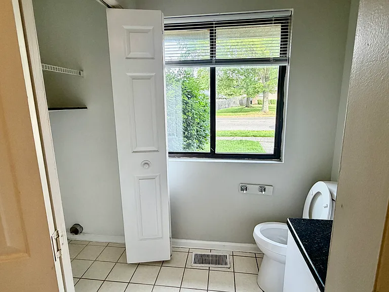 3660 Walden Dr — Photo 10