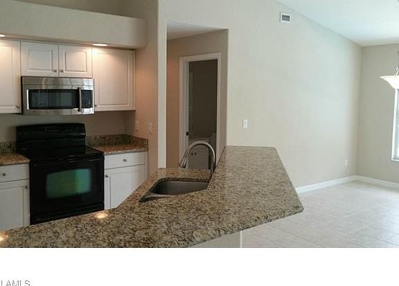 2nd image of 4814 SW 25th Pl