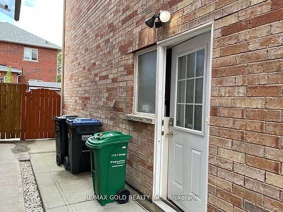 3rd image of 44 Summershade St #Basement