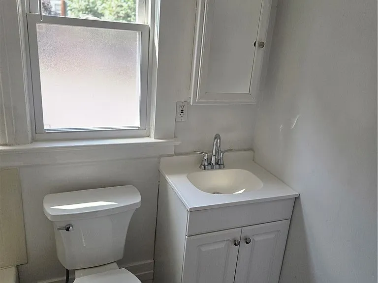 103 Laburnam Cres #103 — Photo 13
