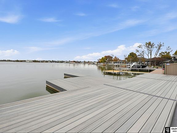 4th image of 840 Lakeshore Dr