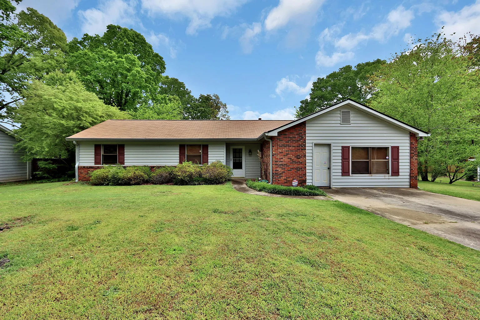 566 Birch Ln photo 1