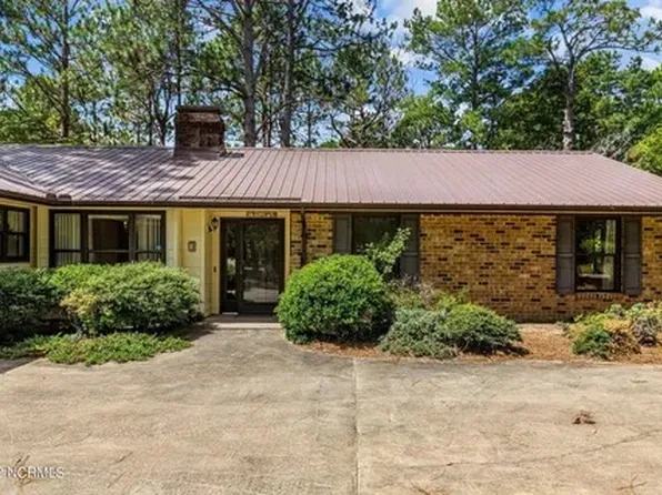 9 Pine Crest Dr, Whispering Pines, NC 28327